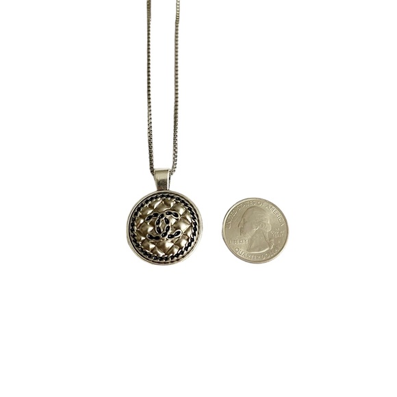 Authentic Designer Button Charm On A Chain - Picture 5 of 5